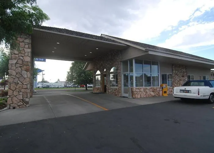 Econo Lodge Inn & Suites Vernal Near Dinosaur Monument