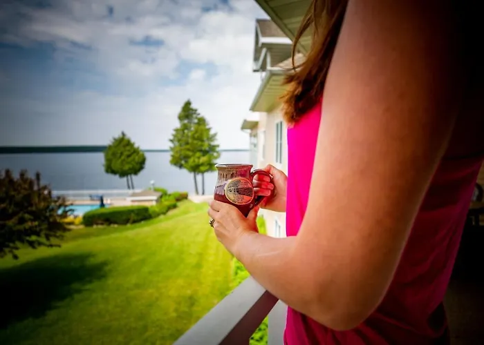 Westwood Shores Waterfront Resort Sturgeon Bay