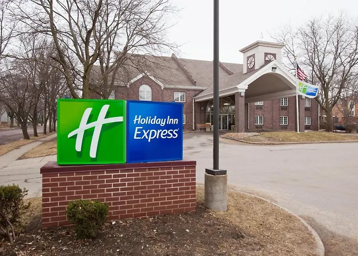 Holiday Inn Express Des Moines-At Drake University, An Ihg Hotel