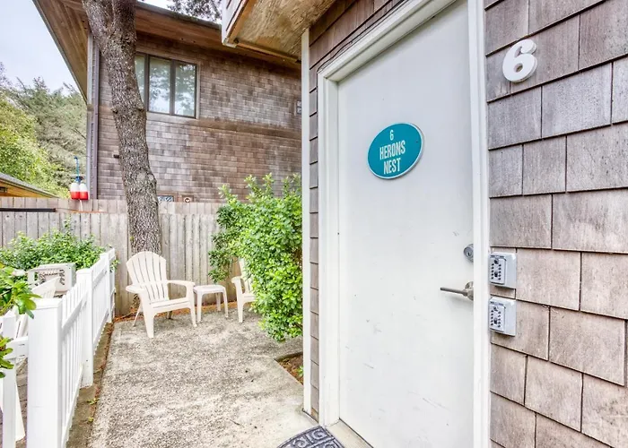 Beaches Inn Fourplex Cannon Beach