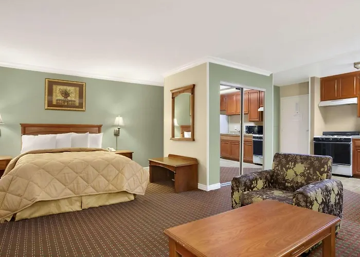 Travelodge Inn & Suites By Wyndham Gardena Ca