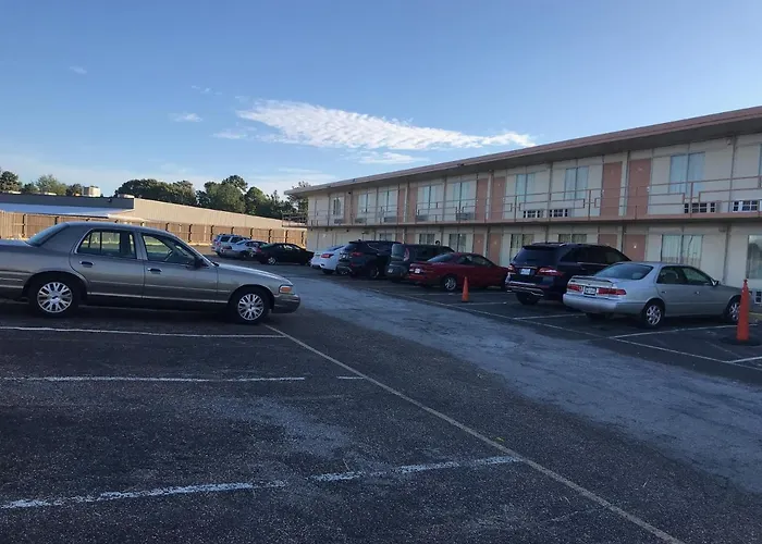 Tyler Inn & Suites
