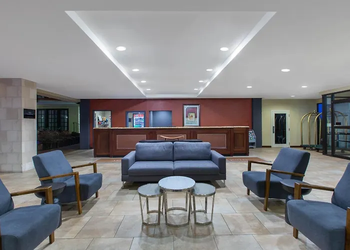 Aksarben Suites Trademark Collection By Wyndham