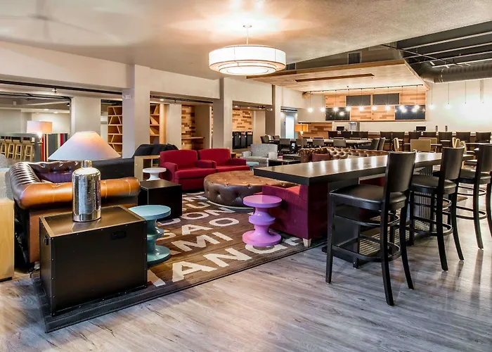 Tryp By Wyndham College Station Hotel