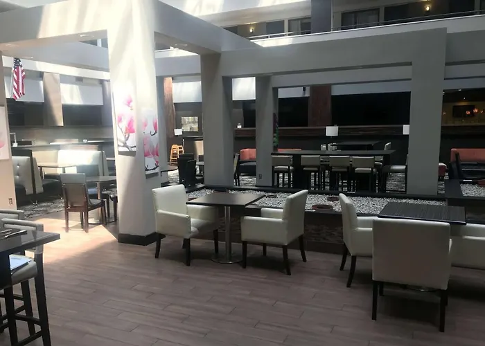 Ramada By Wyndham Southfield Hotel
