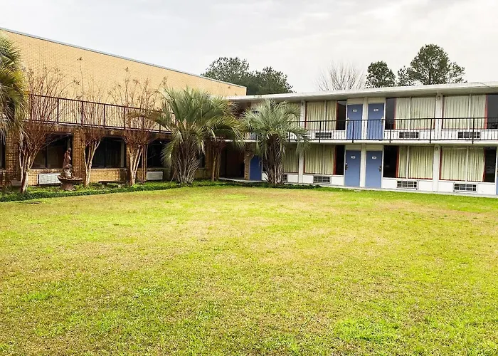 Landmark Hotel Leesville