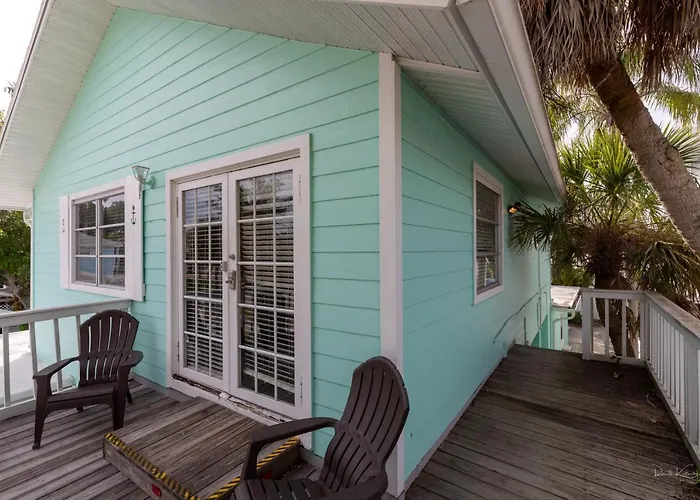 Village House By Beachside Management Siesta Key
