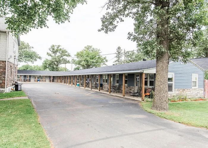 Lakes Inn