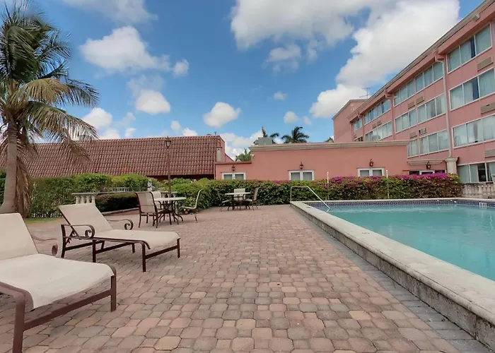 Miami Gardens Inn & Suites Golden Glades
